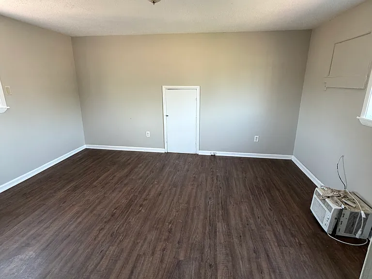1485 Jackson Ave — Photo 14