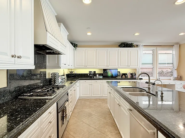 16118 Cayenne Ridge Rd — Photo 12