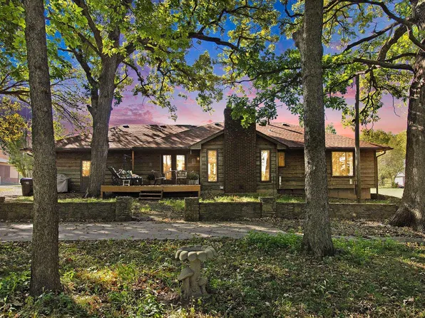 5400 SE 49th St, Berryton, KS 66409