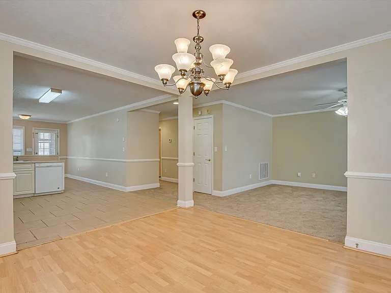 929 Sawbuck Way — Photo 6