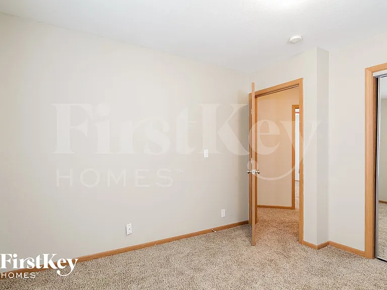 1521 Champion Dr — Photo 12