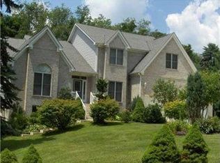 10 Walker Ave, Carnegie, PA 15106