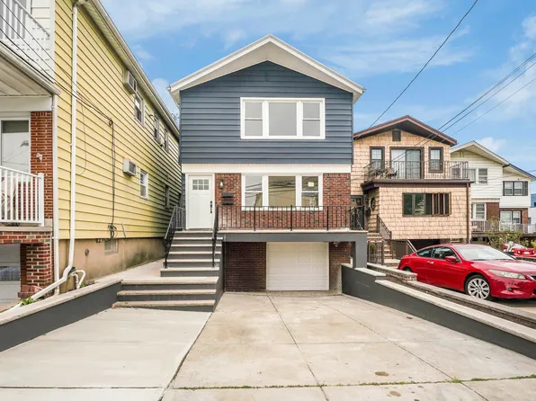 108 North St, Bayonne, NJ 07002
