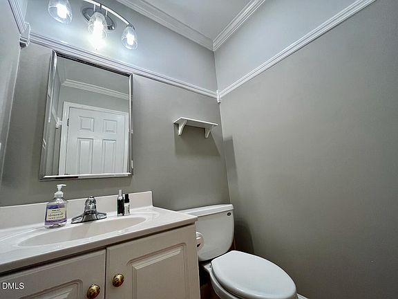 5th image of 18 Garden Hills Ct
