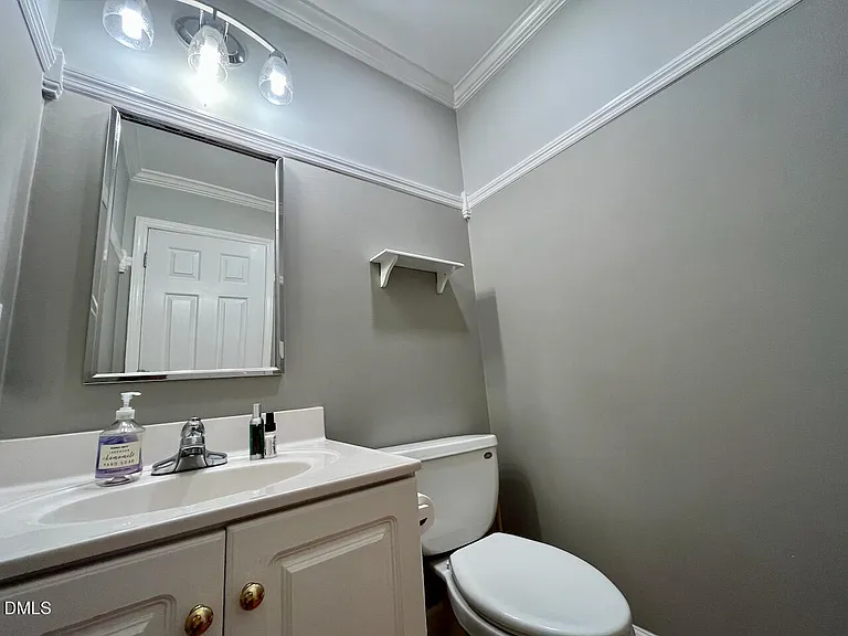 18 Garden Hills Ct — Photo 5