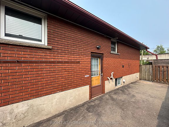 3rd image of 816 Dunn Ave N