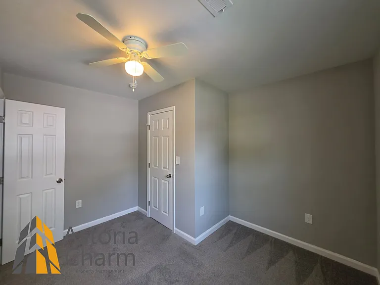 3909 Fleetwood Ave — Photo 15