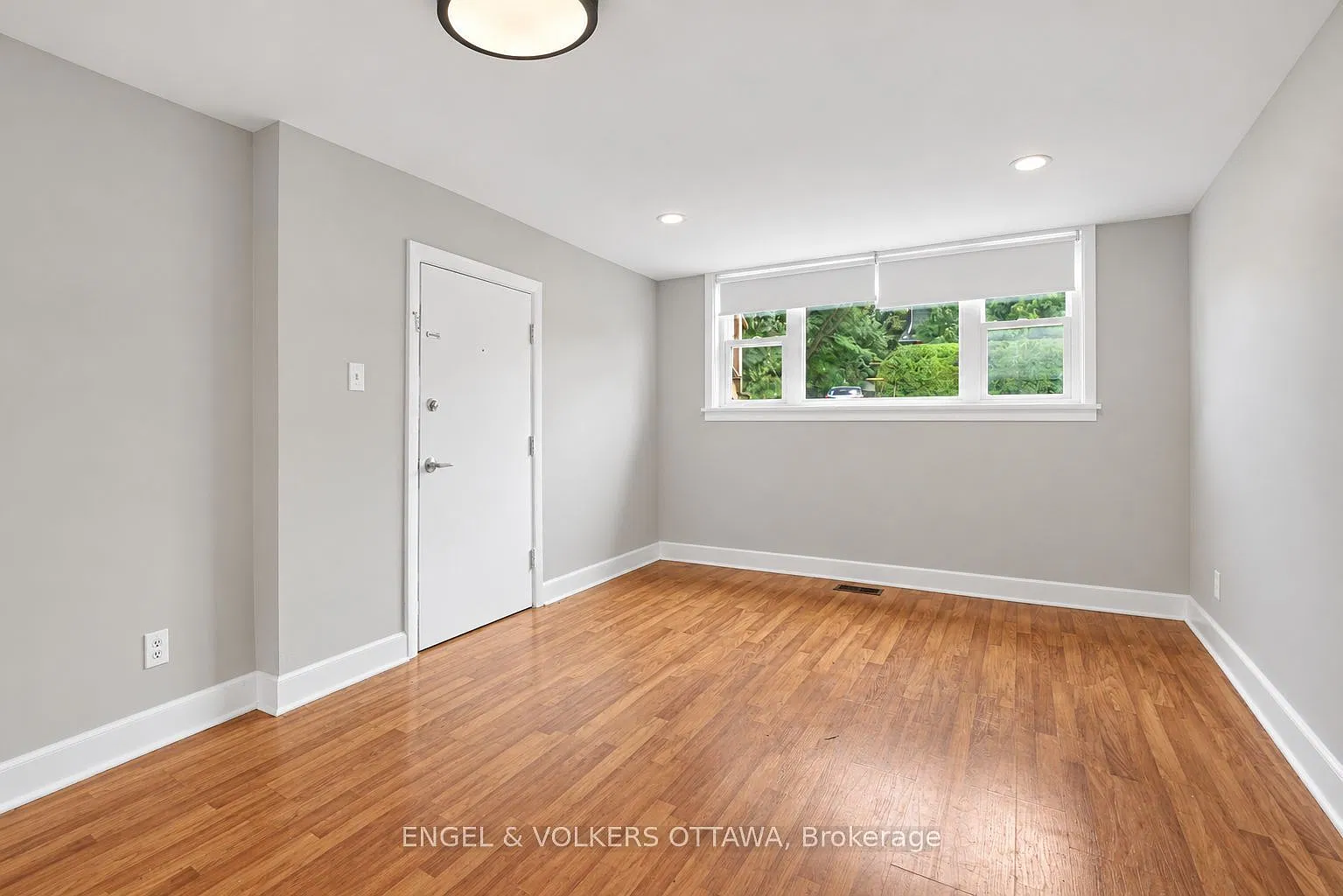 527 Laderoute Ave — Photo 3