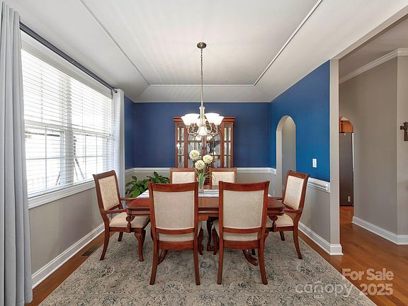 3rd image of 1796 Williamsburg Dr