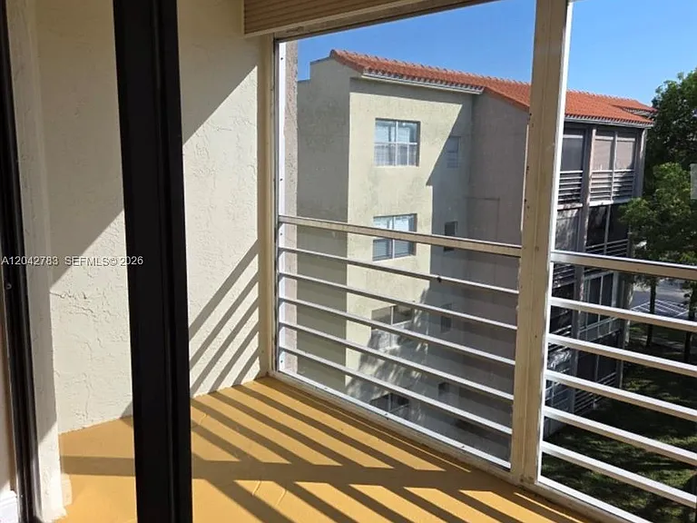 1800 SW 81st Ave #1417 — Photo 6