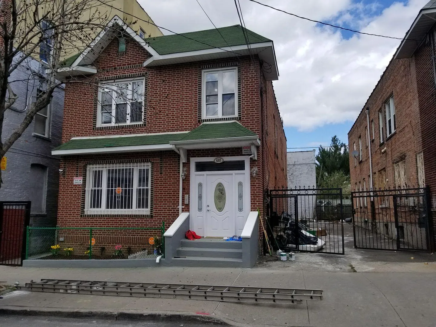 3 bed, $3,800 — Photo 1