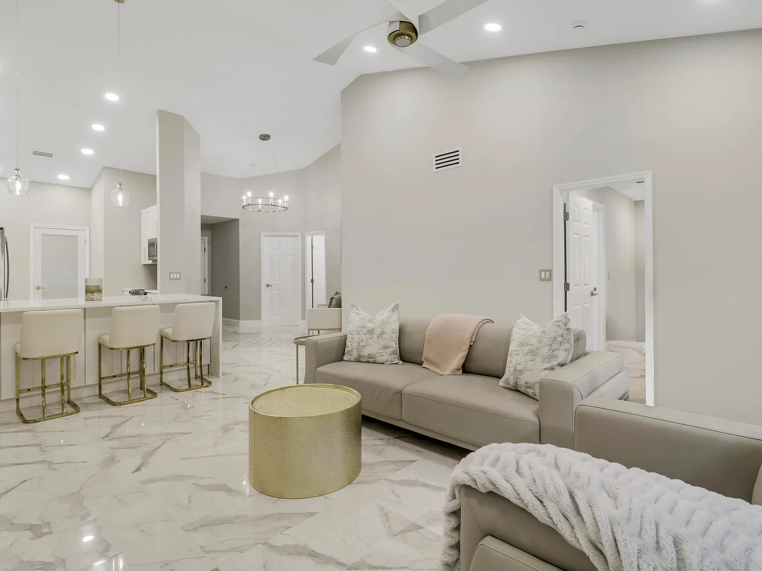 2 bed, 2.0 bath, 1334 sqft, $7,000 — Photo 3