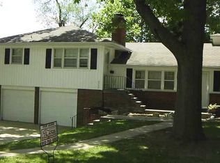 8322 Travis Ln, Overland Park, KS 66212