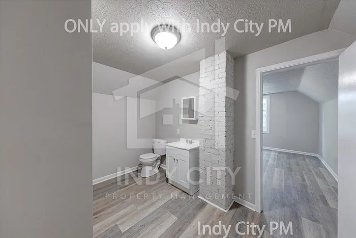 53 E Raymond St — Photo 26