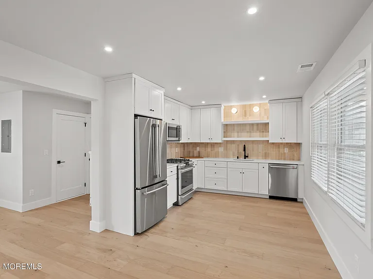 75 Grand Central Ave #9 — Photo 13