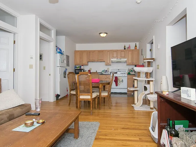 6 Cummings Rd #2 — Photo 1