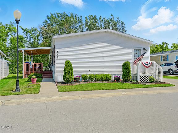 3rd image of 612 Lakeridge Dr