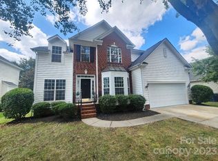 9002 Tintinhull Ln, Waxhaw, NC 28173