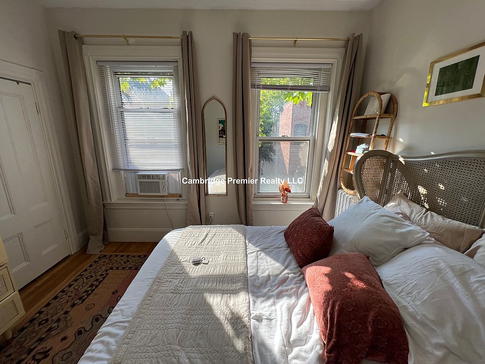 1st image of 881 Mass Ave #10