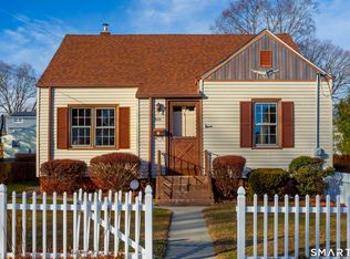 496 Burnsford Ave, Bridgeport, CT 06606
