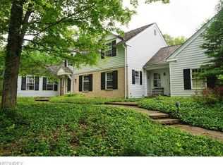 70 Riverstone Dr, Moreland Hills, OH 44022