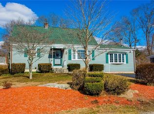 38 Glendale Rd, Oakdale, CT 06370