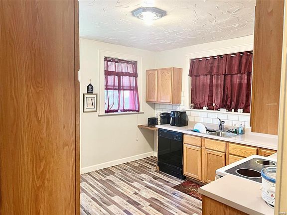 3rd image of 3927 Keokuk St