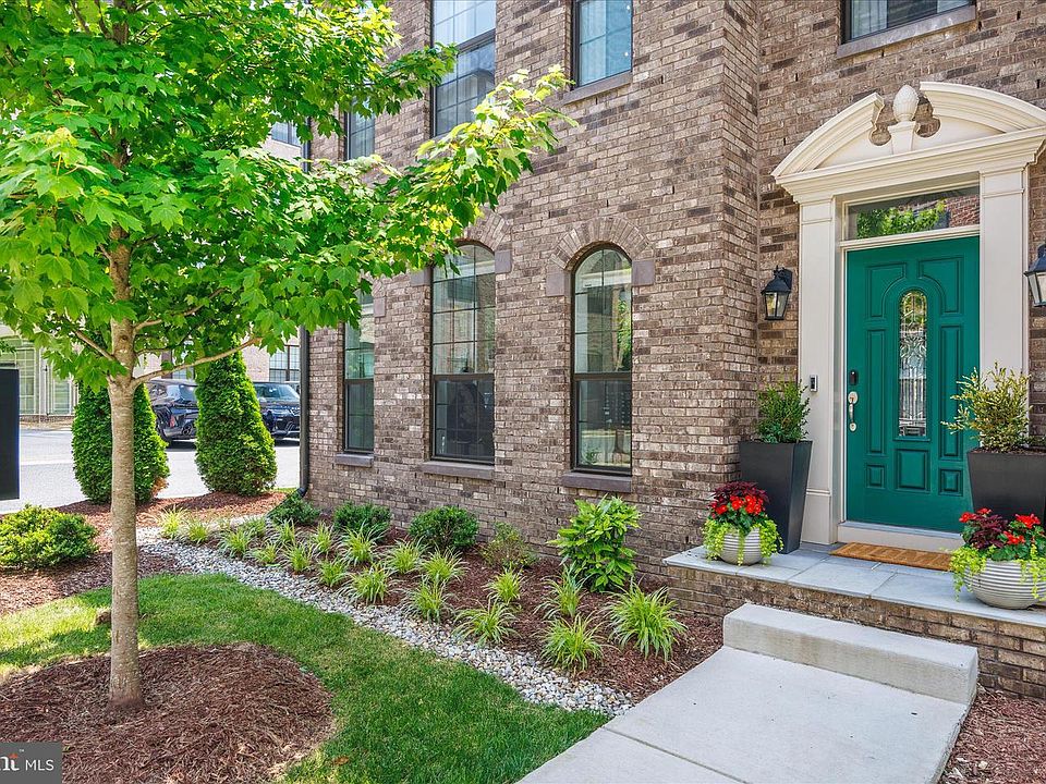 1st image of 610 Leigh Way