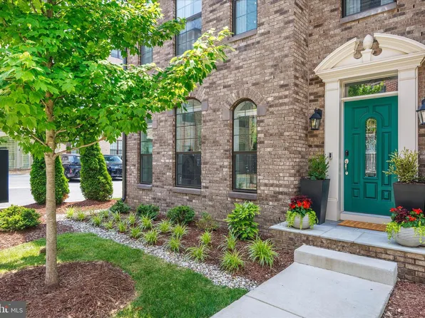 610 Leigh Way, Oxon Hill, MD 20745