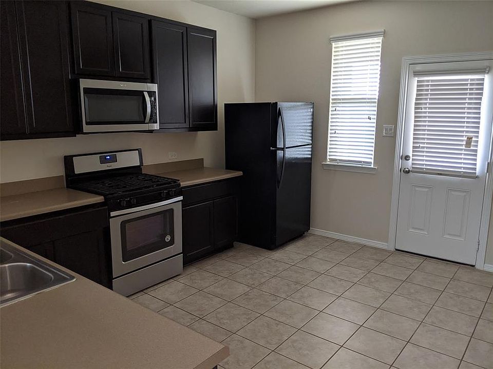 1st image of 2423 Heritage Ct