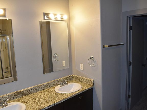5th image of 608 NW 175th St Unit B