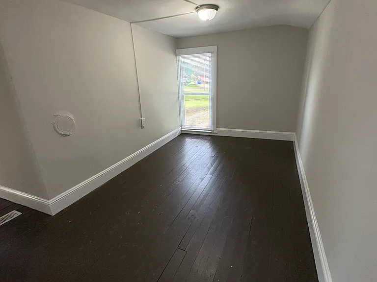 808 Brake St — Photo 4