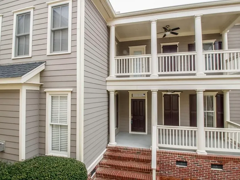 332 Highland Point Dr — Photo 2