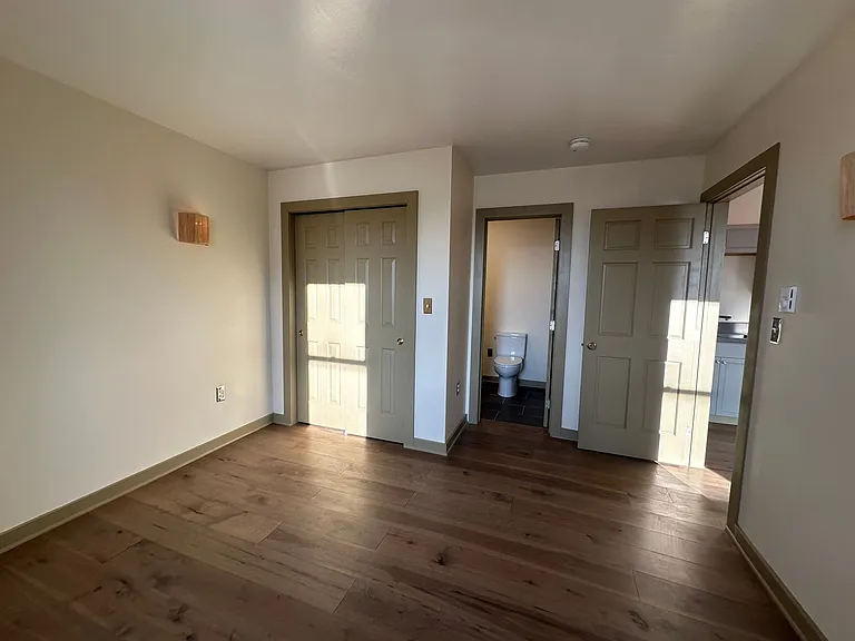 263 Main St — Photo 13