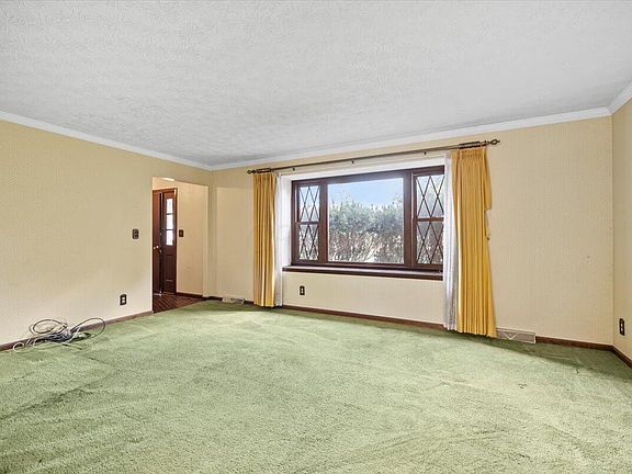 4th image of 5687 Greendale Dr