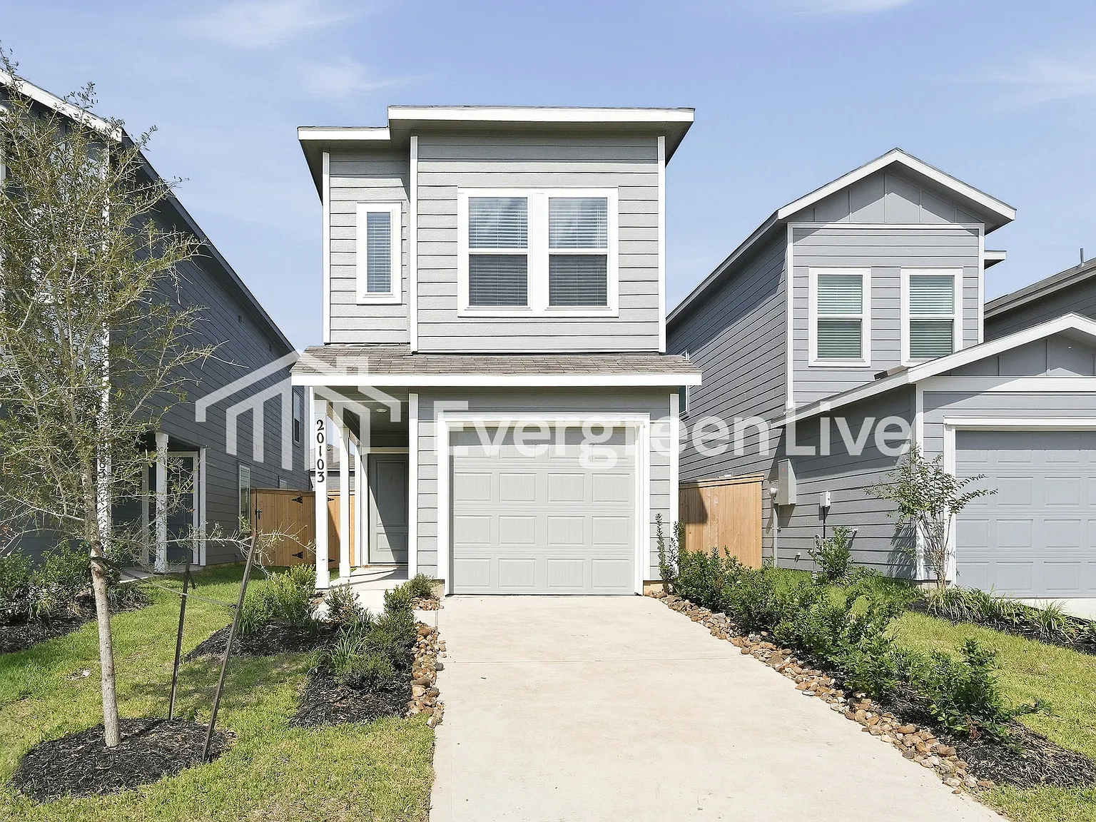 4 bed, 2.5 bath, 1535 sqft, $1,705 — Photo 1