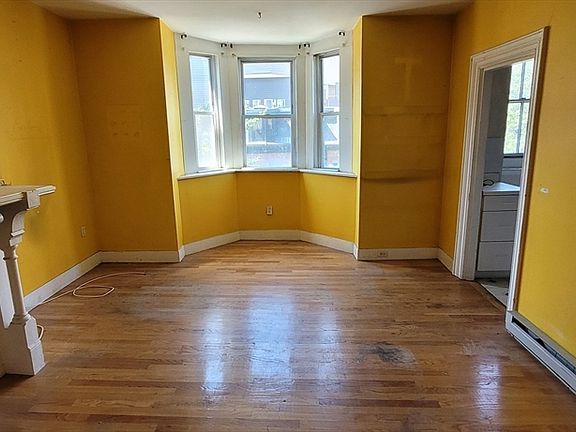 5th image of 96 E Brookline St #3