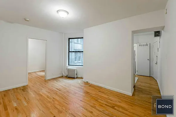 Rented by Bond New York | media 3
