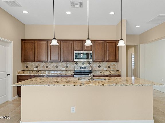 4th image of 16955 W HOLLY Street
