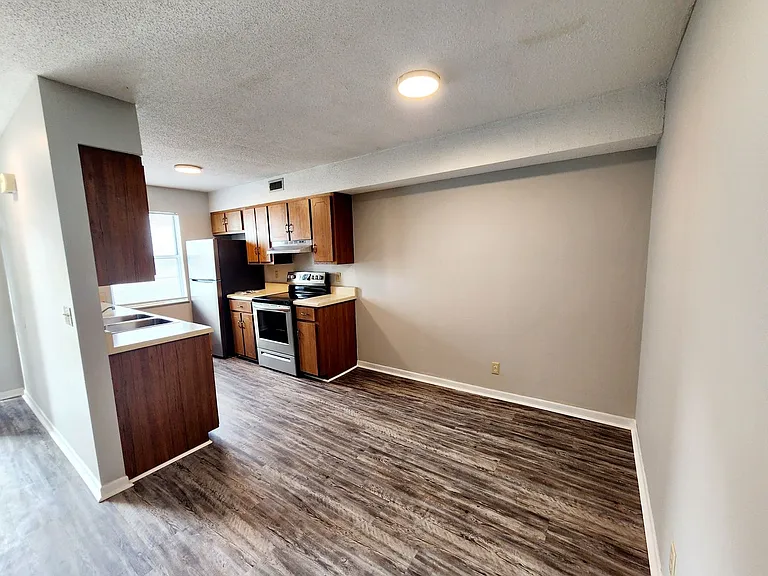 3800 Marbleton Rd — Photo 3