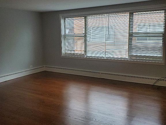 3rd image of 2243 W Farwell Ave APT 1C