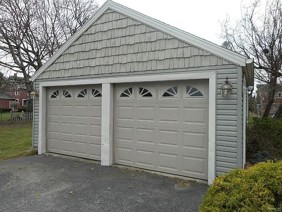 108 Sheffield Rd 050