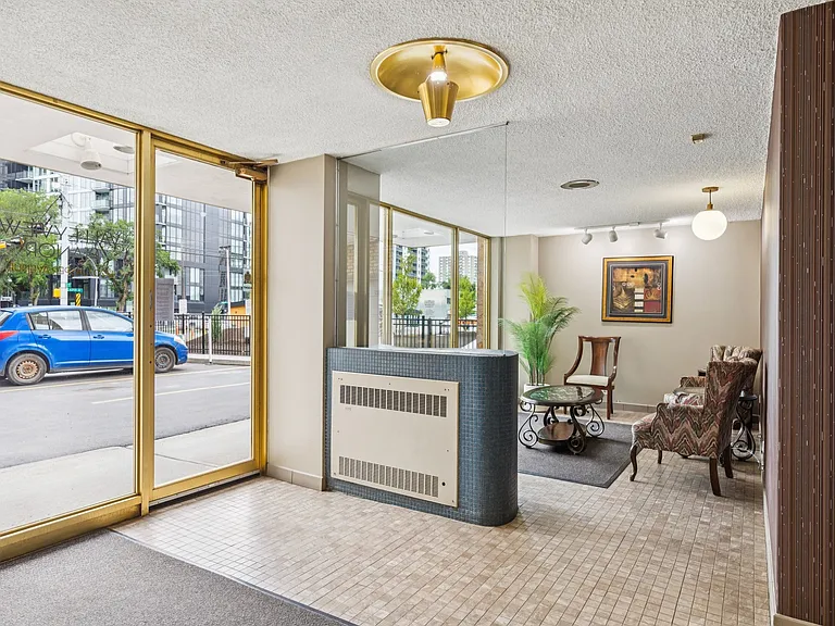 12207 Jasper Ave NW — Photo 34