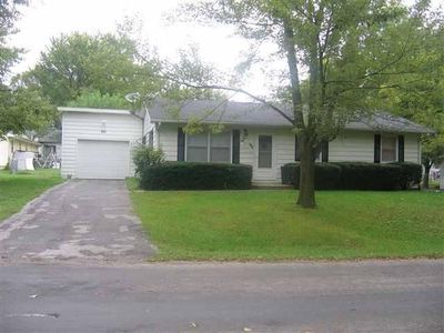 202 Parker St, La Monte, MO, 65337