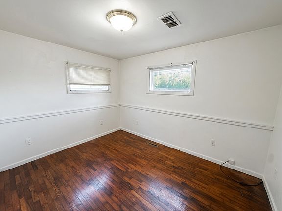 5th image of 1087 W Kurtz Ave