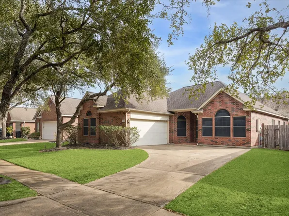 119 Lissa Ln, Sugar Land, TX 77479