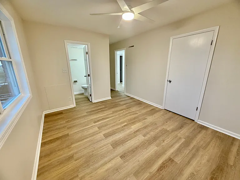 Sherwood Forest Apartments — Photo 26