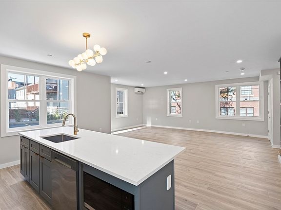 5th image of 59 Perrin St #2