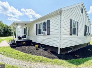 123 Firehouse Rd, Breezewood, PA 15533