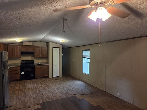 3rd image of 126 Tipps Rd
